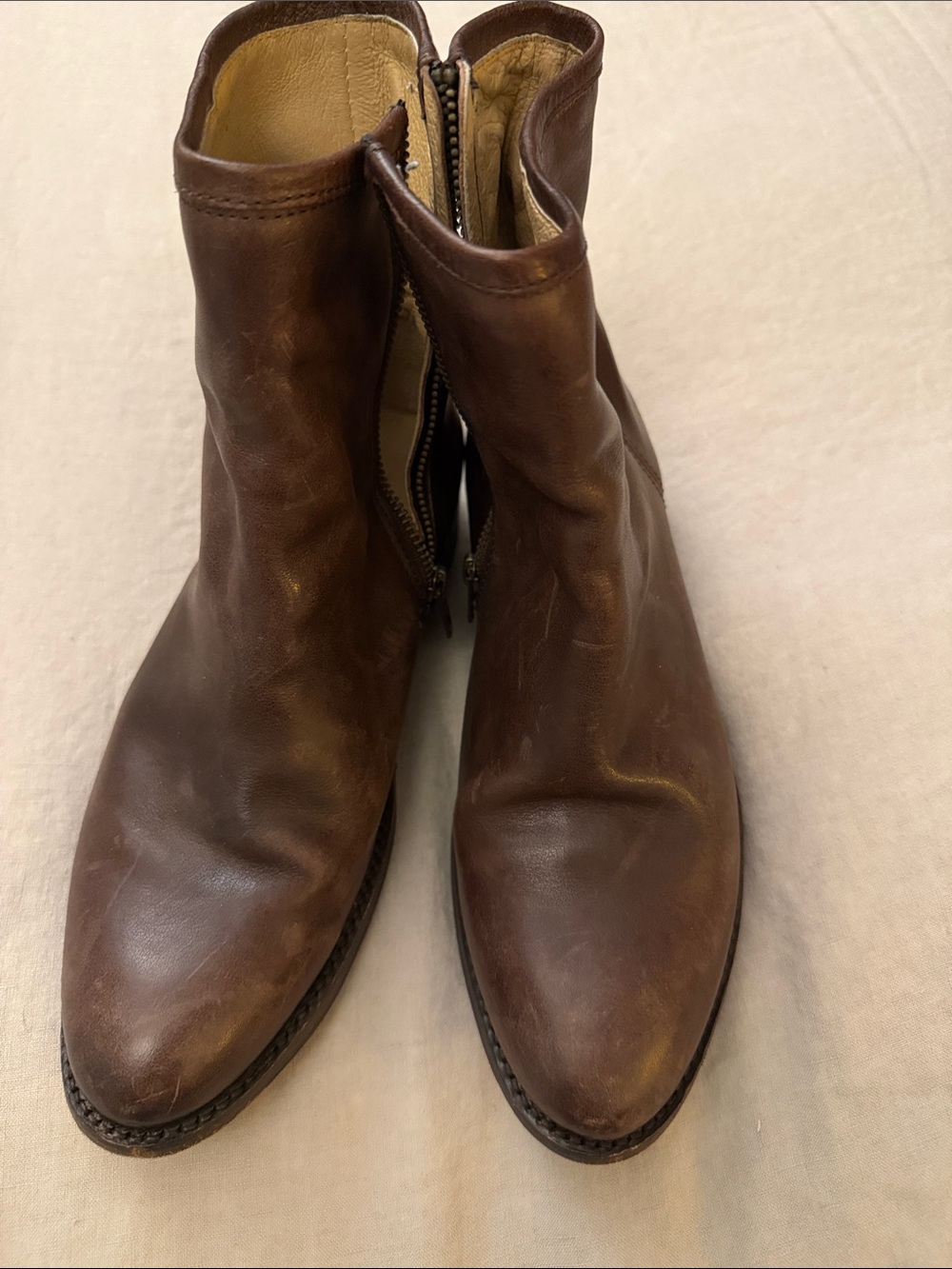 Frye women’s GUC Brown Leather side zip Ankle Boots size 7.5